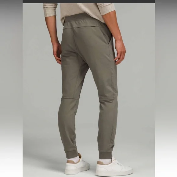 Lululemon City Sweat Jogger
Grey Sage - Picture 5 of 14